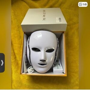 White LED Face Mask with Remote